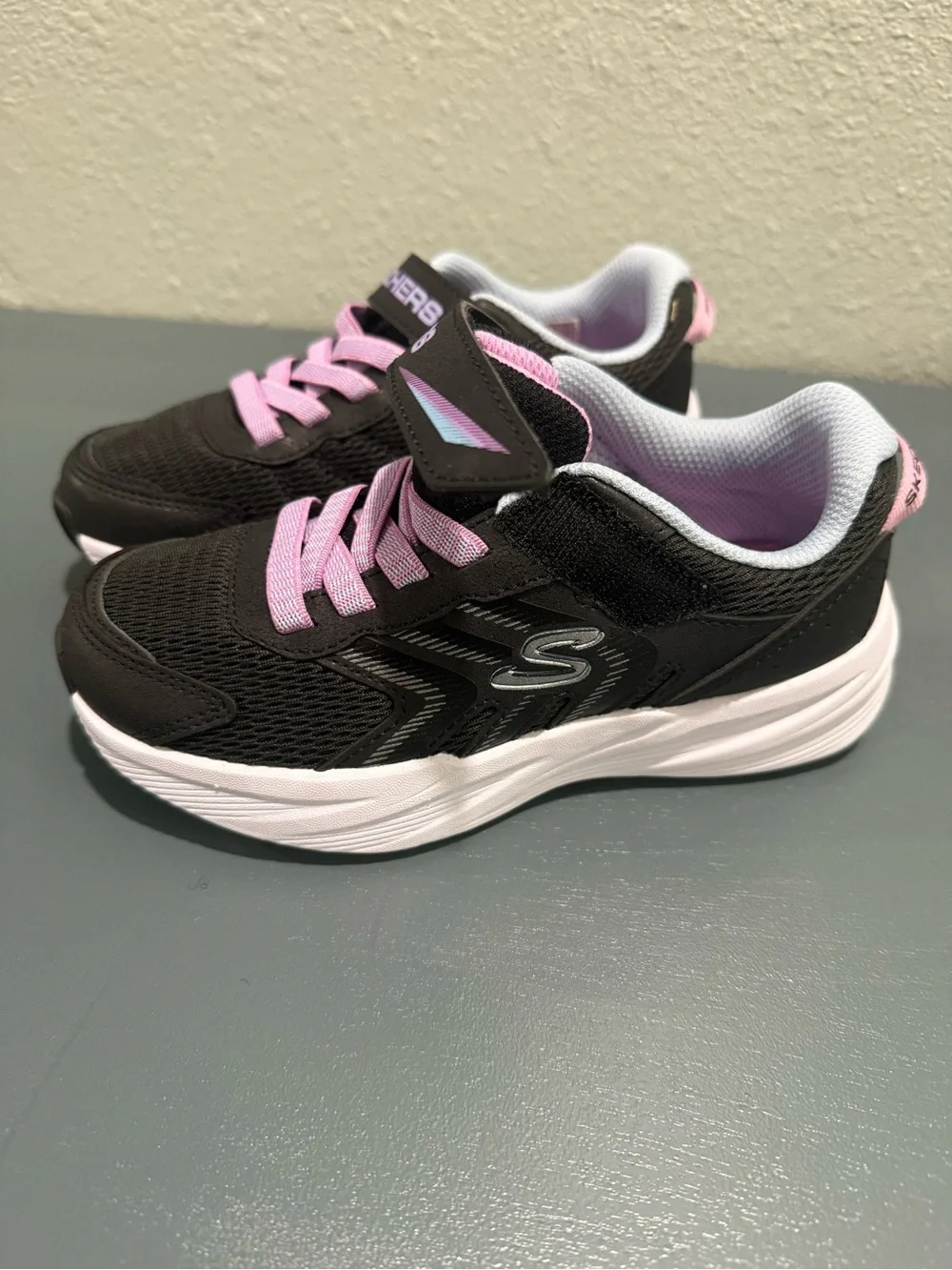 Skechers lightweight athletic
